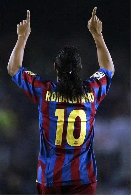 他作為板凳 他作為板凳