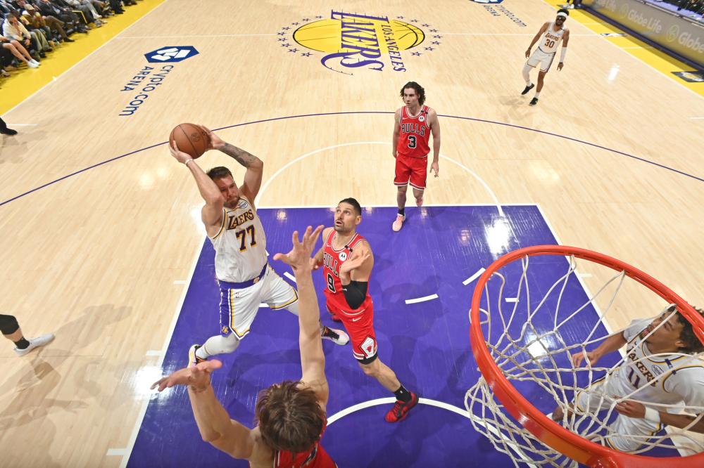 赛后新闻发 赛后新闻发