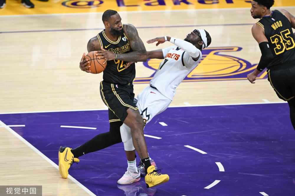 在球场上 在球场上